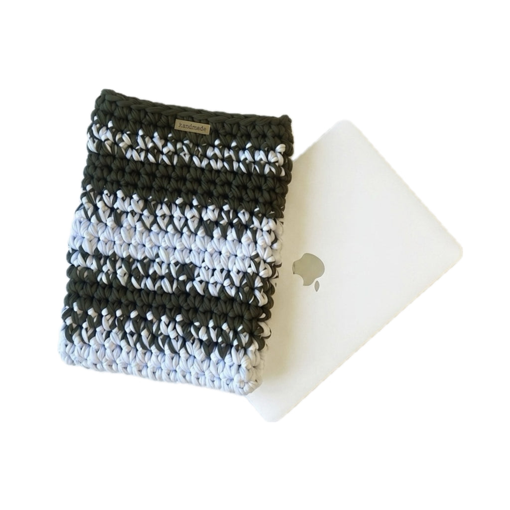 The „cloud olive“ macbook case